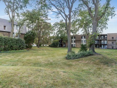 Tiny photo for 907 S Williams Street #212, Westmont, IL 60559 (MLS # 12492205)
