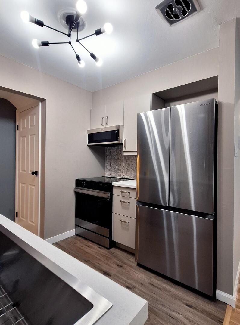 18W085 14th Street