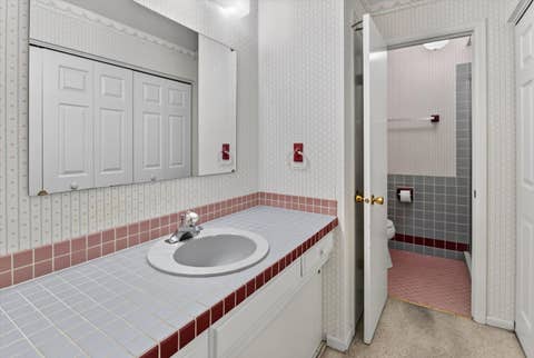 Tiny photo for 5200 CARRIAGEWAY Drive #317, Rolling Meadows, IL 60008 (MLS # 12739652)