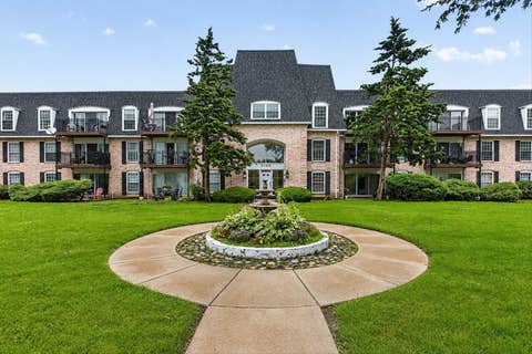 Photo of 5200 CARRIAGEWAY Drive #317, Rolling Meadows, IL 60008 (MLS # 12739652)