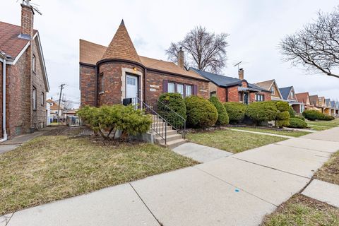 Tiny photo for 3938 W 66th Place, Chicago, IL 60629 (MLS # 12639651)