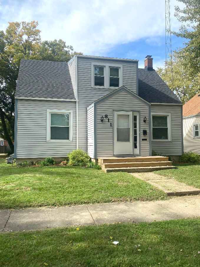 811 S Elm Avenue