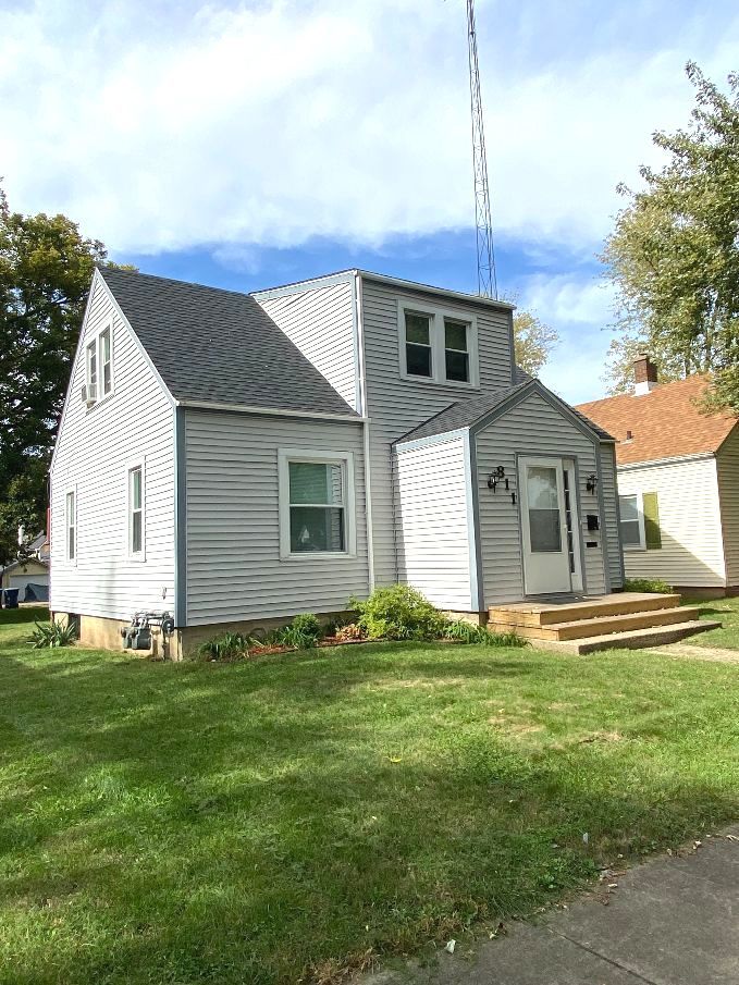 811 S Elm Avenue