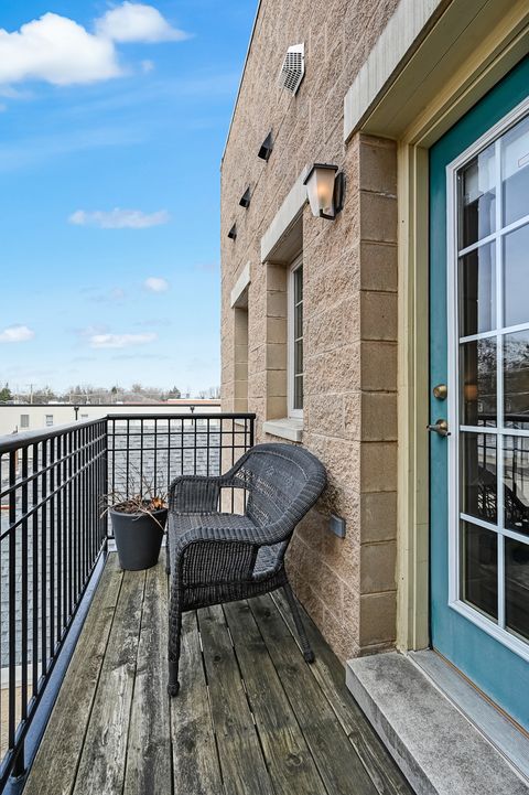 Tiny photo for 210 N Cass Avenue #6, Westmont, IL 60559 (MLS # 12602150)