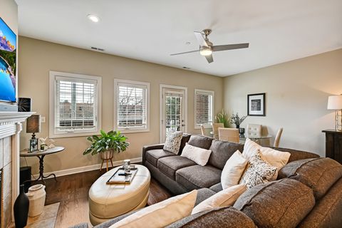 Tiny photo for 210 N Cass Avenue #6, Westmont, IL 60559 (MLS # 12602150)