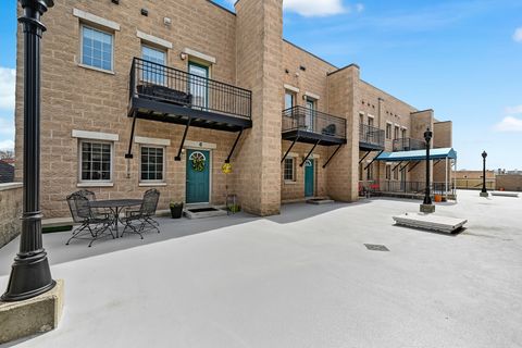 Tiny photo for 210 N Cass Avenue #6, Westmont, IL 60559 (MLS # 12602150)
