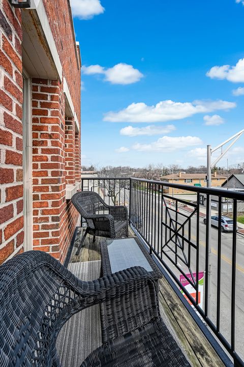 Tiny photo for 210 N Cass Avenue #6, Westmont, IL 60559 (MLS # 12602150)