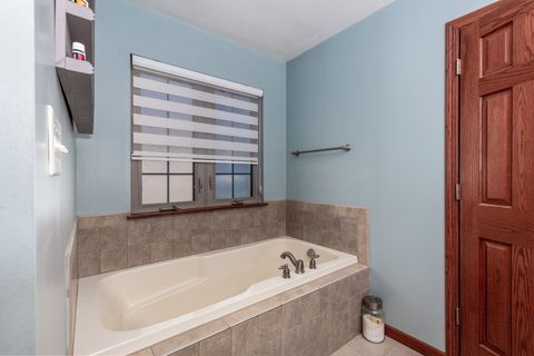 Tiny photo for 1239 Tower Drive, Ottawa, IL 61350 (MLS # 12576150)