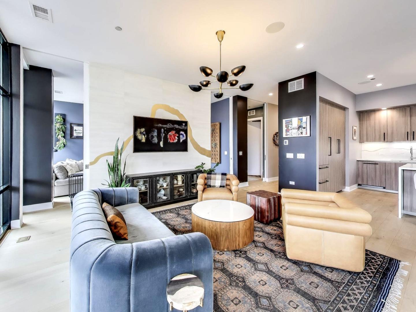 6 N Carpenter Street 5B