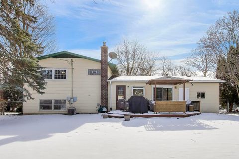 Tiny photo for 504 W Braeside Drive, Arlington Heights, IL 60004 (MLS # 12549281)