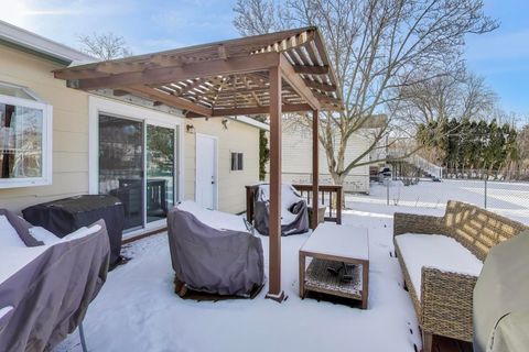 Tiny photo for 504 W Braeside Drive, Arlington Heights, IL 60004 (MLS # 12549281)