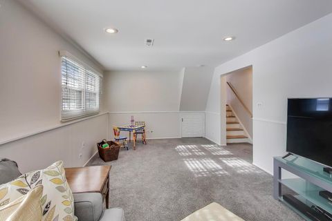 Tiny photo for 504 W Braeside Drive, Arlington Heights, IL 60004 (MLS # 12549281)