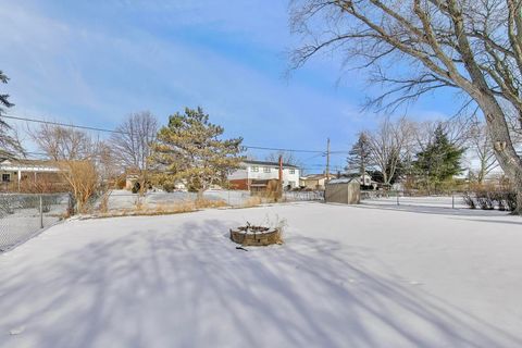 Tiny photo for 504 W Braeside Drive, Arlington Heights, IL 60004 (MLS # 12549281)