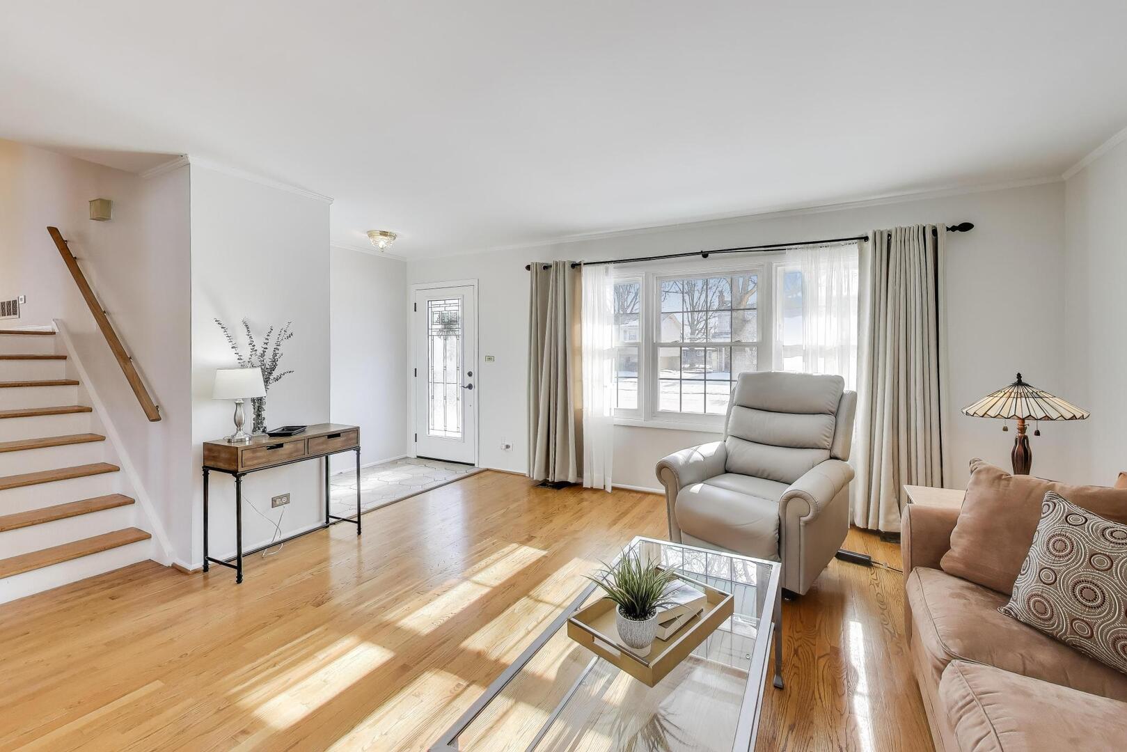 504 W Braeside Drive