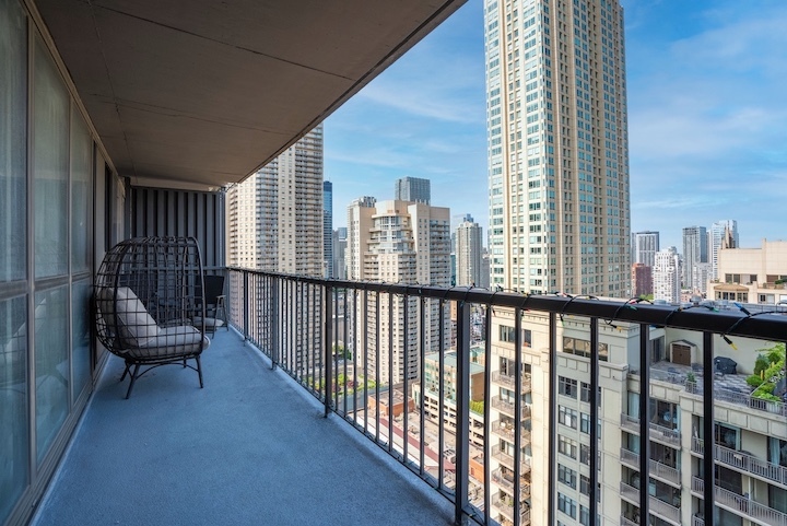 10 E Ontario Street 3107