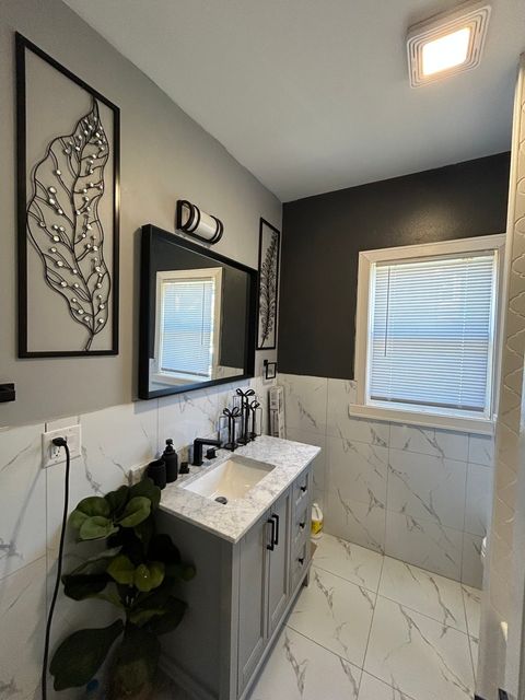 Tiny photo for 5915 W Iowa Street, Chicago, IL 60651 (MLS # 12507554)