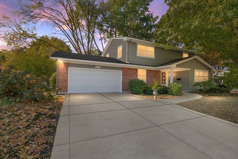 Photo of 1666 Lin Lor Court, Elgin, IL 60123 (MLS # 12505840) Photo of 1666 Lin Lor Court, Elgin, IL 60123 (MLS # 12505840)