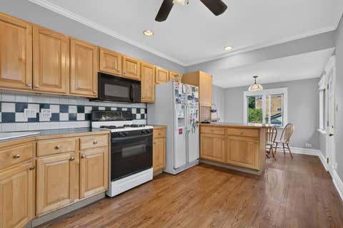 Tiny photo for 532 S Grove Avenue, Oak Park, IL 60304 (MLS # 12708477)