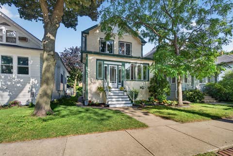 Photo of 532 S Grove Avenue, Oak Park, IL 60304 (MLS # 12708477)