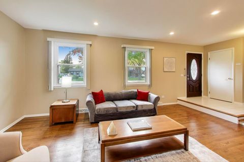 Tiny photo for 314 Anthony Road, Buffalo Grove, IL 60089 (MLS # 12507456)