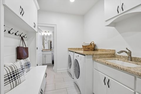 Tiny photo for 5615 Childs Avenue, Hinsdale, IL 60521 (MLS # 12640006)