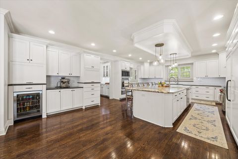 Tiny photo for 5615 Childs Avenue, Hinsdale, IL 60521 (MLS # 12640006)