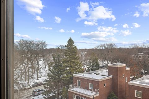 Tiny photo for 4880 N Marine Drive #606, Chicago, IL 60640 (MLS # 12532597)