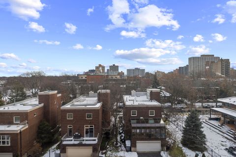 Tiny photo for 4880 N Marine Drive #606, Chicago, IL 60640 (MLS # 12532597)