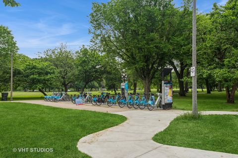 Tiny photo for 4880 N Marine Drive #606, Chicago, IL 60640 (MLS # 12532597)