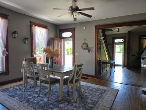 Tiny photo for 729 Locust Street, Carthage, IL 62321 (MLS # 100539034)