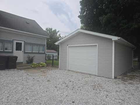 Tiny photo for 729 Locust Street, Carthage, IL 62321 (MLS # 100539034)