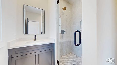 Tiny photo for 261 N Highview Avenue, Elmhurst, IL 60126 (MLS # 12537436)