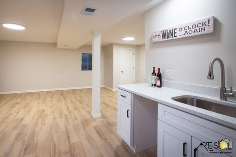 Tiny photo for 368 Cedar Tree Court, Hoffman Estates, IL 60169 (MLS # 12480318)