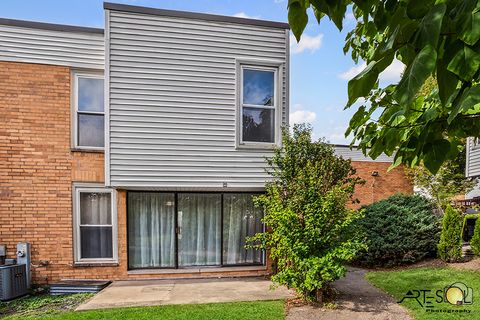 Tiny photo for 368 Cedar Tree Court, Hoffman Estates, IL 60169 (MLS # 12480318)