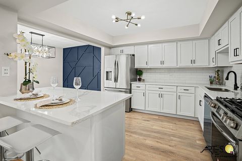 Tiny photo for 368 Cedar Tree Court, Hoffman Estates, IL 60169 (MLS # 12480318)