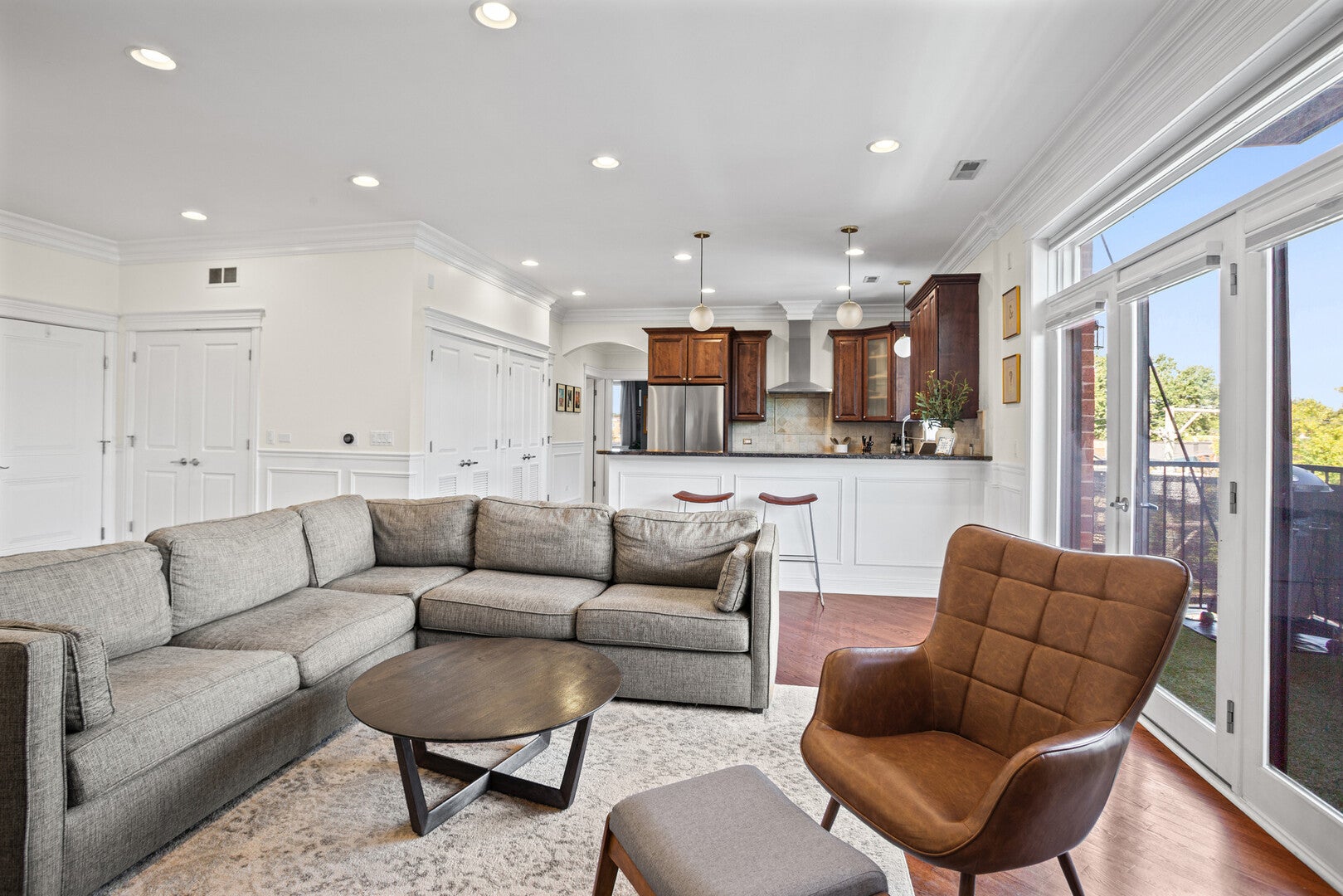 2450 W Montrose Avenue 3N