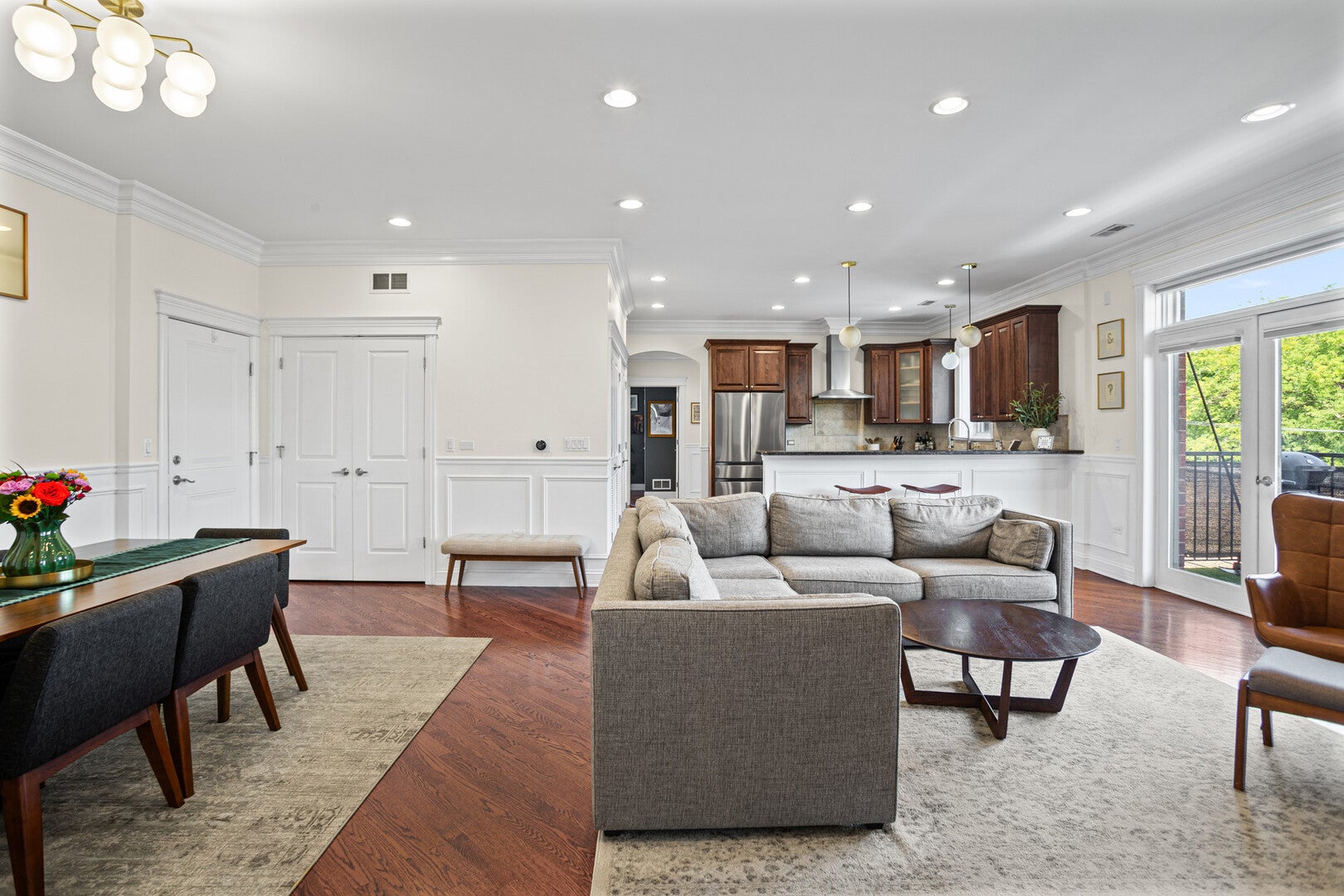 2450 W Montrose Avenue 3N