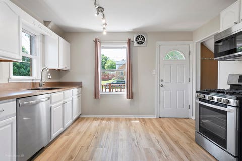 Tiny photo for 33191 N Sunset Avenue, Grayslake, IL 60030 (MLS # 12693827)