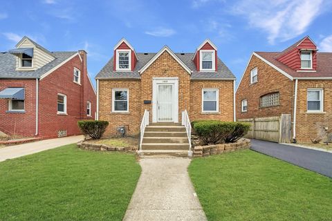 Photo of 1925 S 22nd Avenue, Maywood, IL 60153 (MLS # 12585754)