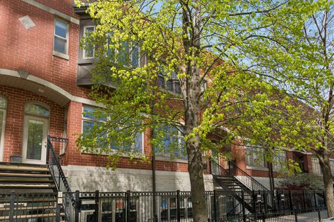 Photo of 1816 S Calumet Avenue, Chicago, IL 60616 (MLS # 12614818)