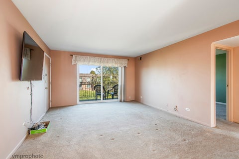 Tiny photo for 9389 Bay Colony Drive #3E, Des Plaines, IL 60016 (MLS # 12793422)
