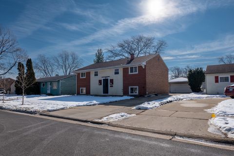Tiny photo for 71 CAMBRIDGE Lane, Glendale Heights, IL 60139 (MLS # 12565574)