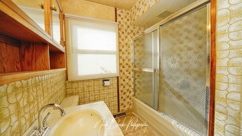 Tiny photo for 115 S Lincoln Avenue, Mundelein, IL 60060 (MLS # 12473738)