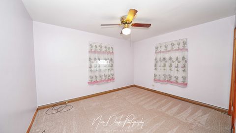 Tiny photo for 115 S Lincoln Avenue, Mundelein, IL 60060 (MLS # 12473738)