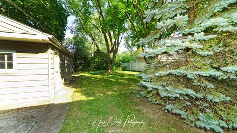 Tiny photo for 115 S Lincoln Avenue, Mundelein, IL 60060 (MLS # 12473738)