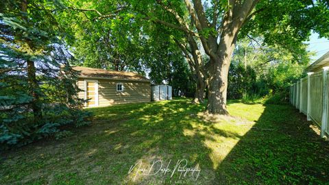 Tiny photo for 115 S Lincoln Avenue, Mundelein, IL 60060 (MLS # 12473738)