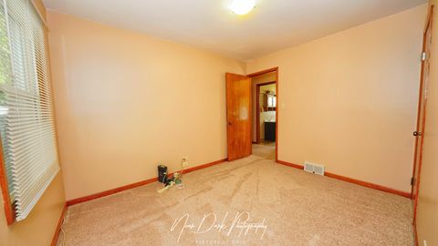 Tiny photo for 115 S Lincoln Avenue, Mundelein, IL 60060 (MLS # 12473738)