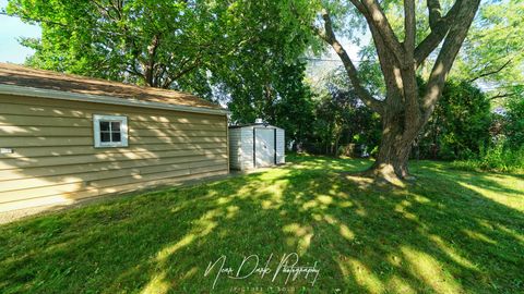 Tiny photo for 115 S Lincoln Avenue, Mundelein, IL 60060 (MLS # 12473738)