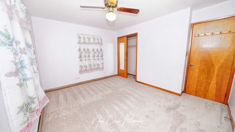 Tiny photo for 115 S Lincoln Avenue, Mundelein, IL 60060 (MLS # 12473738)