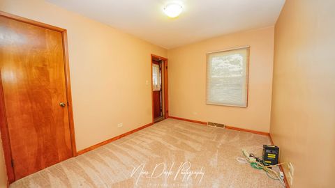 Tiny photo for 115 S Lincoln Avenue, Mundelein, IL 60060 (MLS # 12473738)